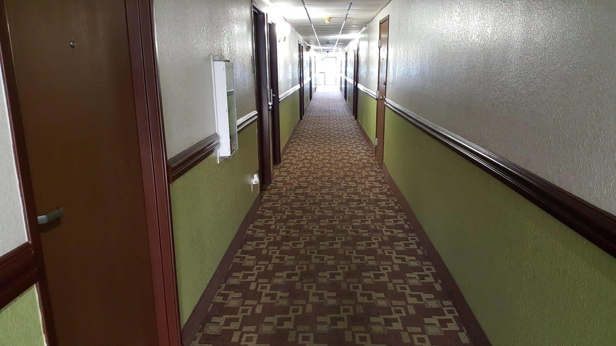 Super 8 by Wyndham Harlingen TX Hotell Eksteriør bilde