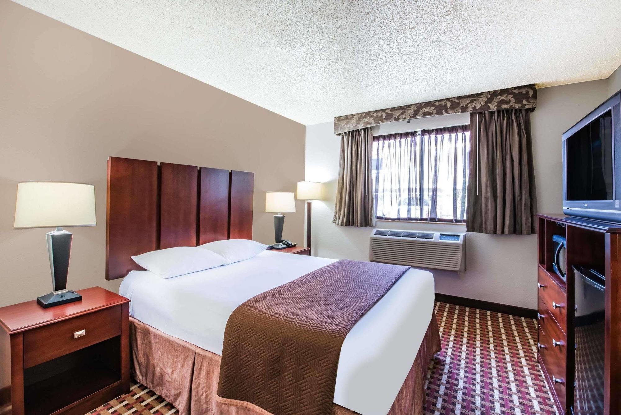 Super 8 by Wyndham Harlingen TX Hotell Eksteriør bilde