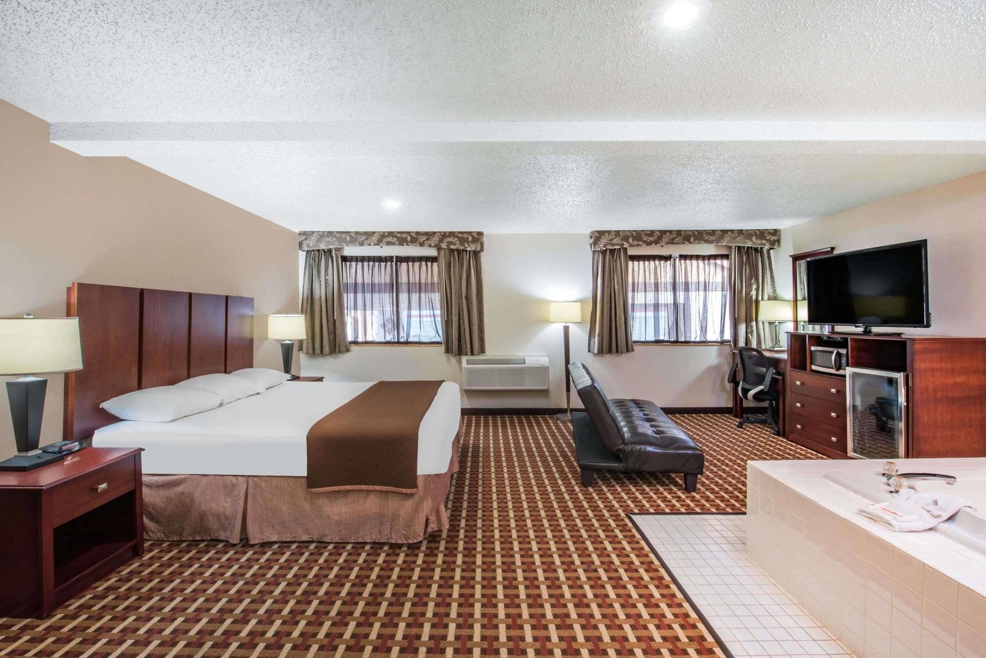 Super 8 by Wyndham Harlingen TX Hotell Eksteriør bilde